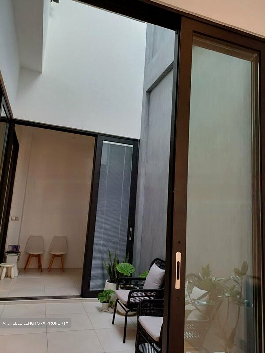 Hougang Avenue 1 (D19), Terrace #475851311